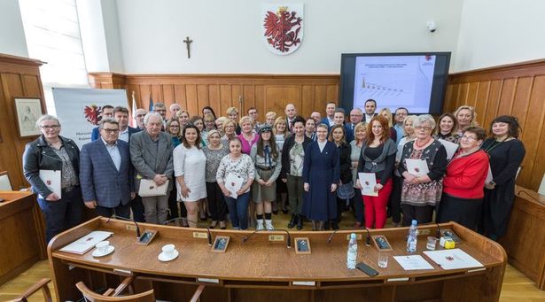 29.04.2019 Wręcznie umów na zadania społeczne  - fot. Szymon